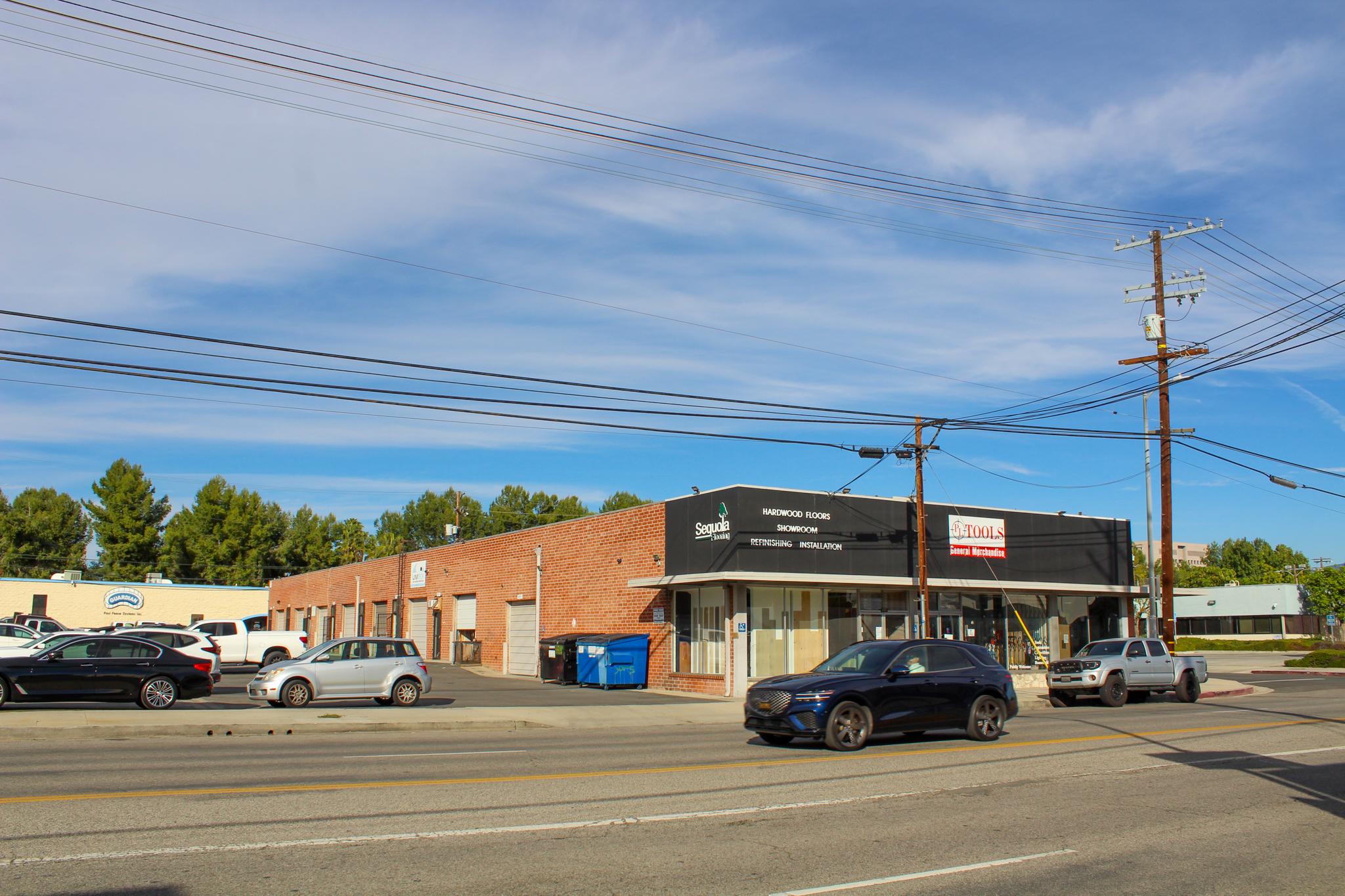 Oxnard Street Multi-Tenant